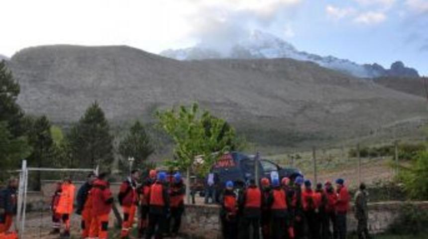 Demirkazık'ta 1 Dağcı Kayboldu