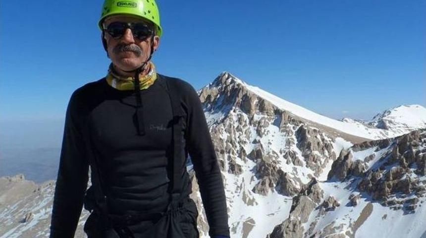 Rotasını Kaybeden Dağcı 11 Saattir Aranıyor