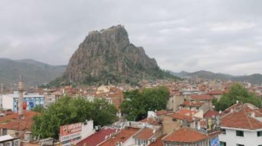 Afyonkarahisar&rsquo;da Hava Sıcaklığı 8 Dereceye Kadar D&uuml;şt&uuml;