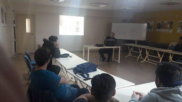 Eskişehir’deki Azerbaycanlı Öğrenciler İçin ’kişisel Gelişim’ Semineri