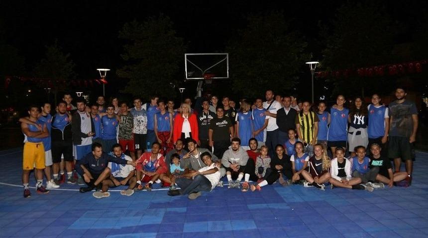 Urla Sokak Basketbolu Turnuvası Sonu&ccedil;landı