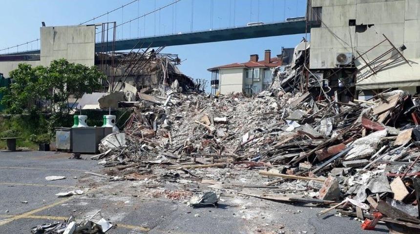 Yılbaşı Katliamının Yapıldığı &Uuml;nl&uuml; Eğlence Mekanı Yıkıldı