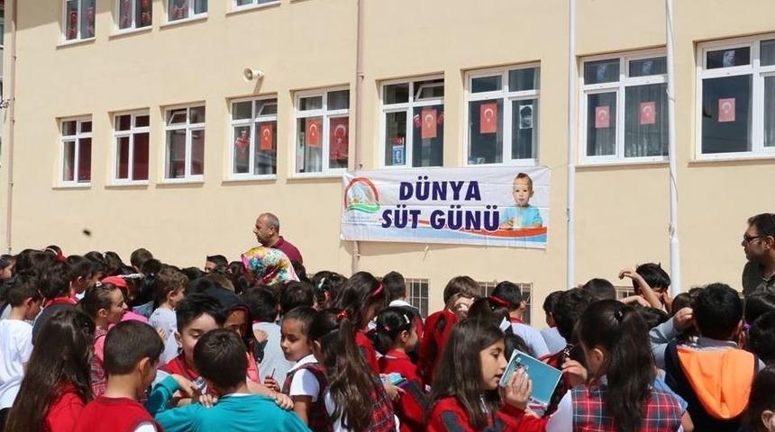 Erzincan&rsquo;da D&uuml;nya S&uuml;t G&uuml;n&uuml; Kutlandı