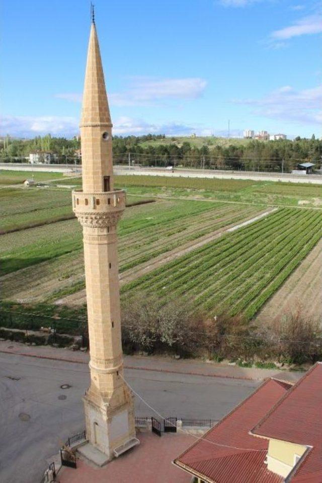 Proje Değişikliği Minareyi Öksüz Bıraktı