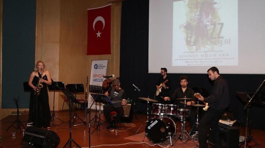 Gen&ccedil;lik Cazla Buluştu