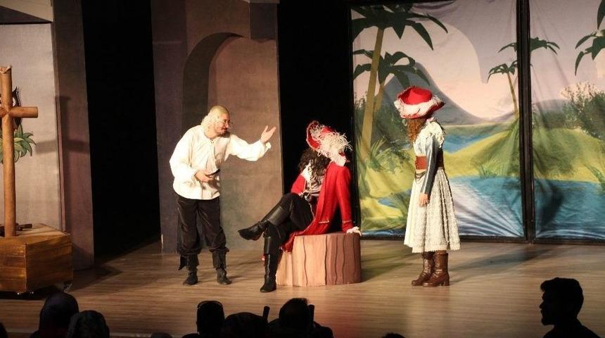 Beyşehir Belediyesi&rsquo;nden &Ccedil;ocuklar İ&ccedil;in Tiyatro Etkinliği