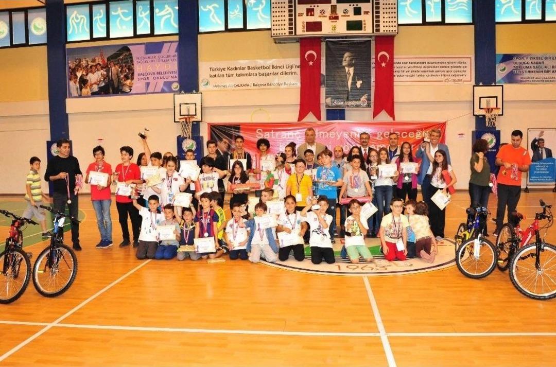 Gen&ccedil; Satran&ccedil;&ccedil;ılar Bal&ccedil;ova&rsquo;da Buluştu