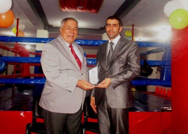 Eski Judo Federasyonu Başkanı Prof.dr &Ouml;ztek: 1