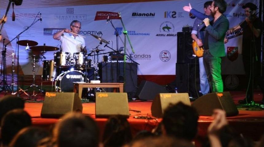 Feridun D&uuml;zağa&ccedil; S&ouml;yledi, Belediye Başkanı &Ccedil;aldı