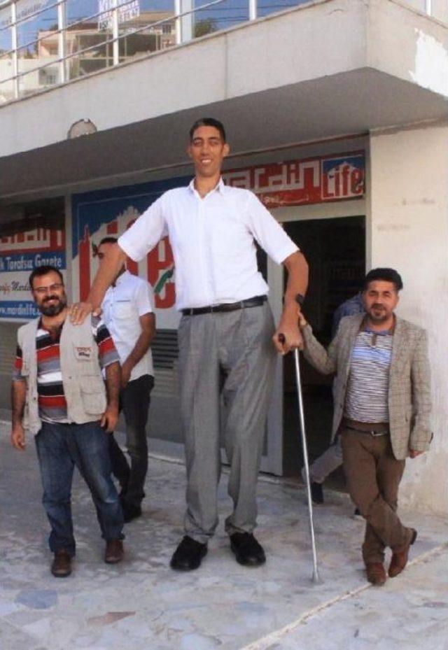 Dünyanın En Uzun Adamı Kösen: Türkiye’De Hak Ettiğim Değeri Görmüyorum