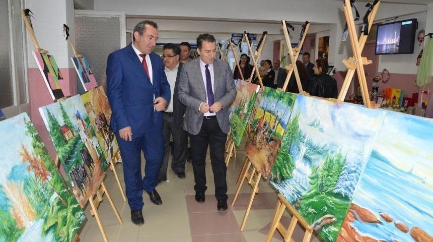 Niksar&rsquo;da Sevgi Evleri&rsquo;nde Kalan &Ccedil;ocuklardan Resim Sergisi