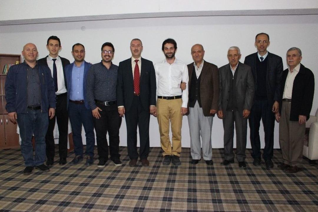 Enver &Ouml;ren &Ouml;ğrenci Yurdunda Mezuniyet Coşkusu