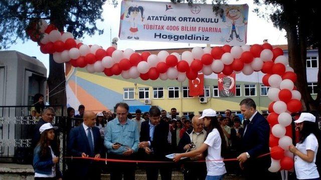 Sarıgöl’de İlk Kez Tübitak 4006 Bilim Fuarı Düzenlendi