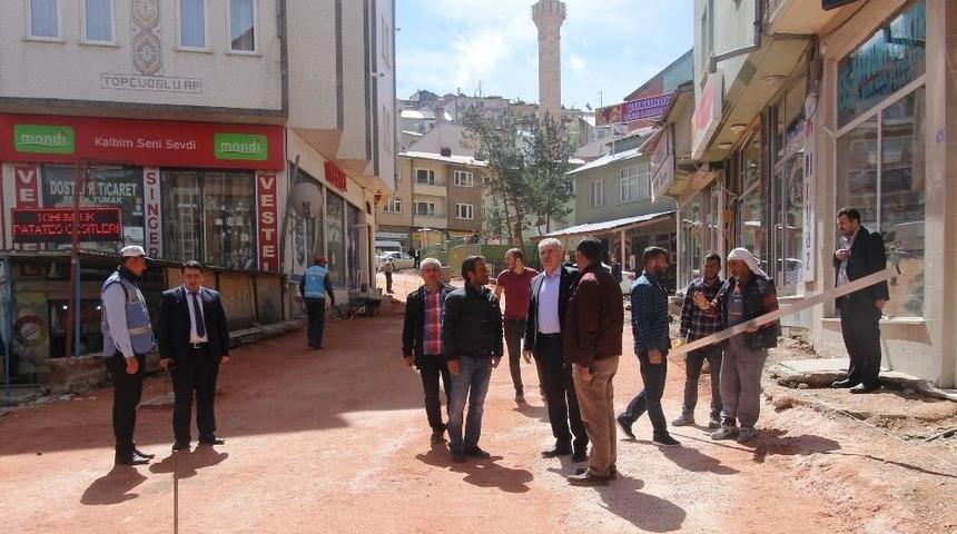 Bayburt Belediyesi Yol Ve Sosyal Donatı Çalışmalarına Devam Ediyor