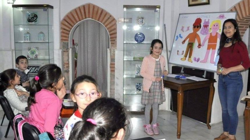 G&ouml;n&uuml;ll&uuml; &Ouml;ğretmenlere Teşekk&uuml;r