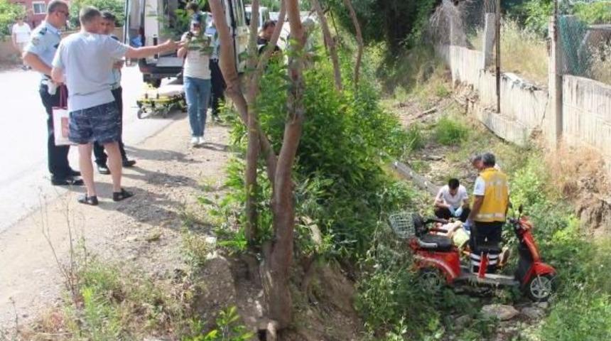 Rus &Ccedil;ift Motosikletle Dereye Yatağına U&ccedil;tu