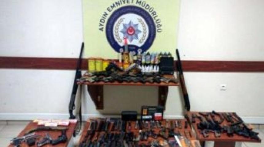 &Ccedil;ine'de Silah Operasyonu, 2 G&ouml;zaltı