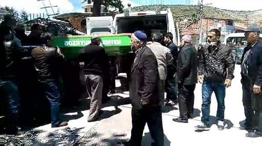 İneg&ouml;l'de Eşi Tarafından &Ouml;ld&uuml;r&uuml;len Kadın Toprağa Verildi