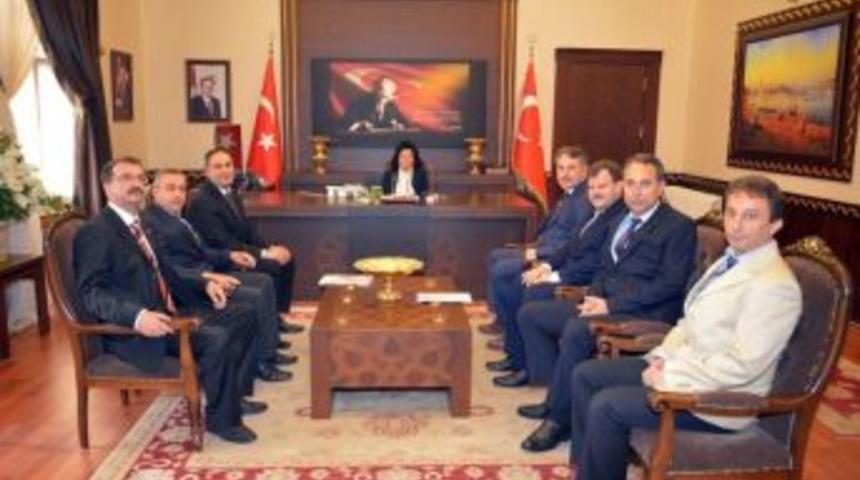 D&uuml;nya Meteroloji G&uuml;n&uuml;nde Vali Civelek&rsquo;e Ziyaret