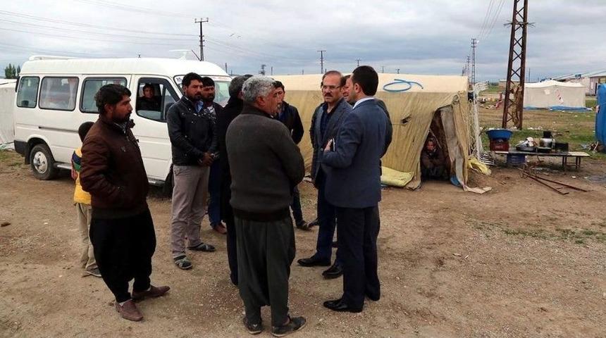 Vali Yurtna&ccedil;, Tarım İş&ccedil;ilerinin Sorunlarını Dinledi