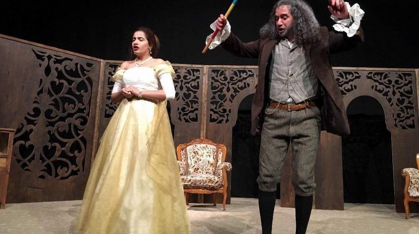 Develi&rsquo;de Tiyatro G&ouml;sterisi Yapıldı