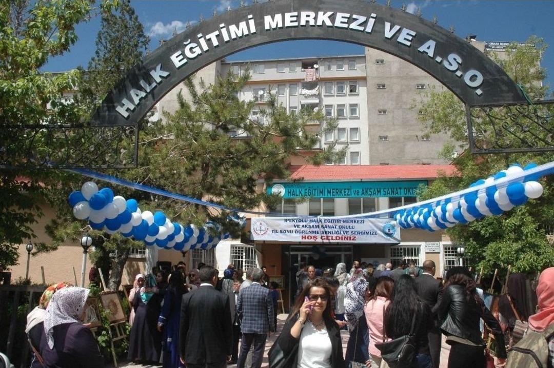 İpekyolu Halk Eğitim Merkezi M&uuml;d&uuml;rl&uuml;ğ&uuml;nden Yılsonu Sergisi