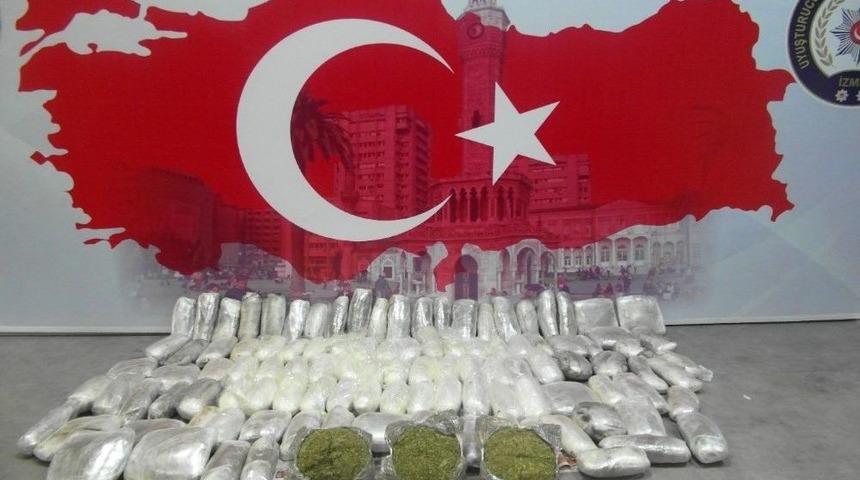 İzmir&rsquo;de Zehir Tacirlerine B&uuml;y&uuml;k Darbe