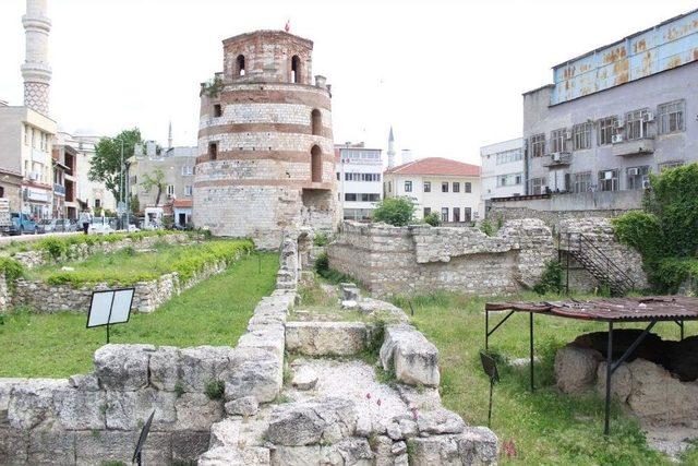 Tarihi Kule Hayat Bulacak