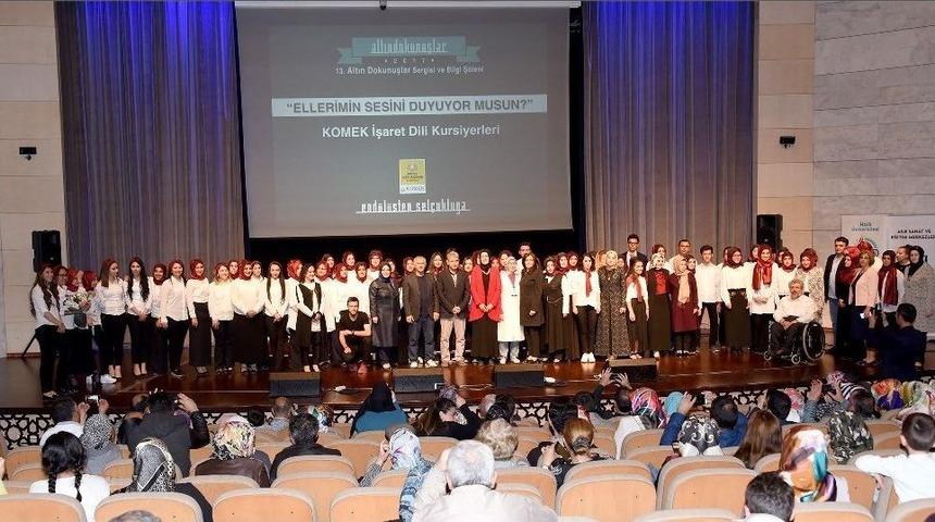 İşaret Dili Kursiyerlerinden Anlamlı Program