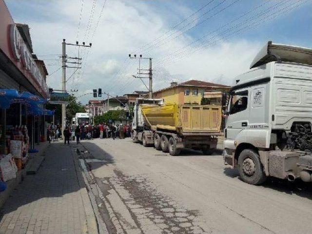 Körfez'de Hafriyat Kamyonu Tepkisi