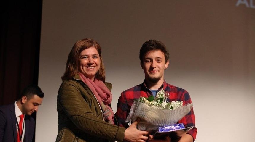 &Uuml;niversite &Ouml;ğrencileri Bursa&rsquo;yı Yazdı