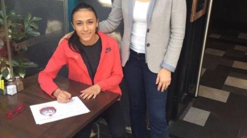 Simge, 2 Yıl Daha Eczacıbaşı Vitra&rsquo;da