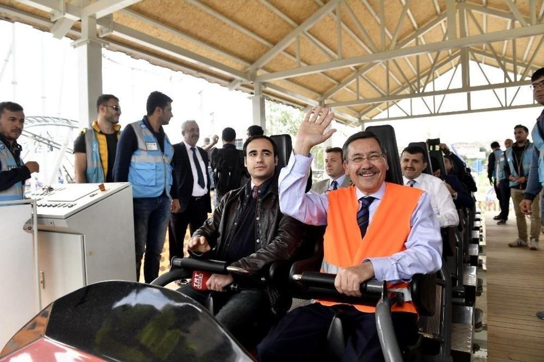 Başkan G&ouml;k&ccedil;ek, Turizmcilere Ankapark&rsquo;ı Gezdirdi