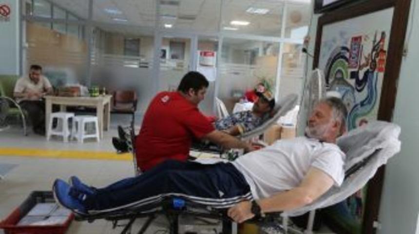 G&uuml;rsulular Kan Bağışladı