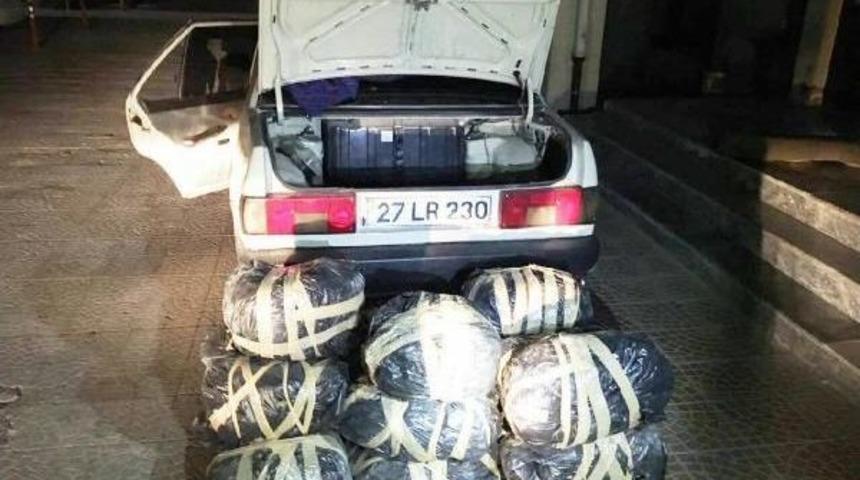 Otomobilde 76 Kilo Esrar Ele Ge&ccedil;ti, 3 Kişi Tutuklandı