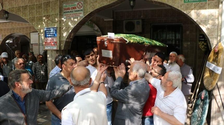 İzmir&rsquo;de Cinayete Kurban Giden Gen&ccedil; Defnedildi