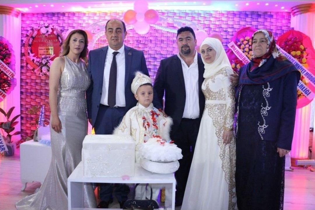 Başkan Demirtaş Yeğenini S&uuml;nnet Ettirdi