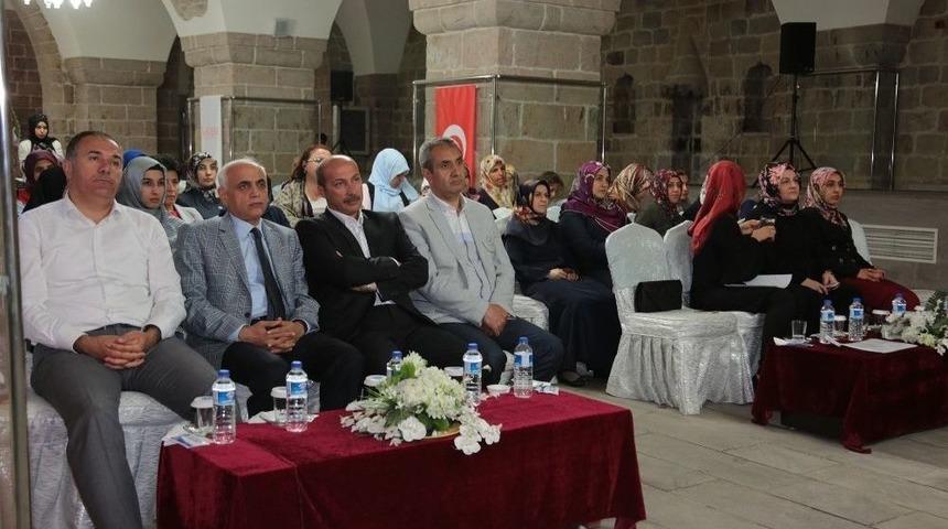 &lsquo;kadın Yasal Hakları Eğitimi&rsquo; Konusunda Konferans D&uuml;zenlendi