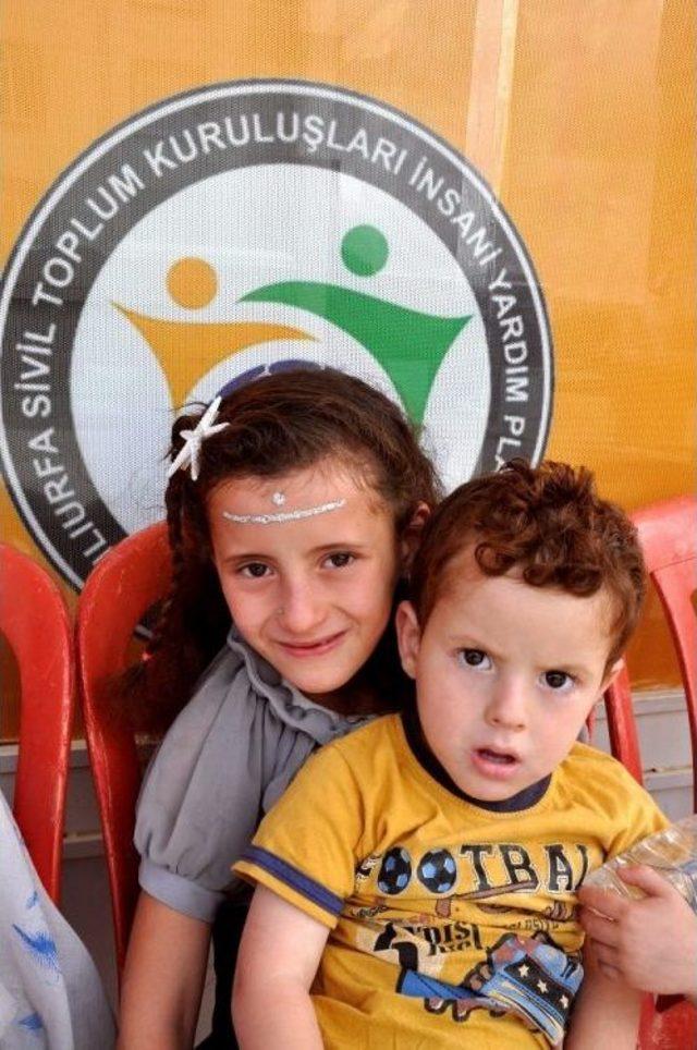 Akçakale’deki Suriyeli 80 Yetim Çocuk Giydirildi