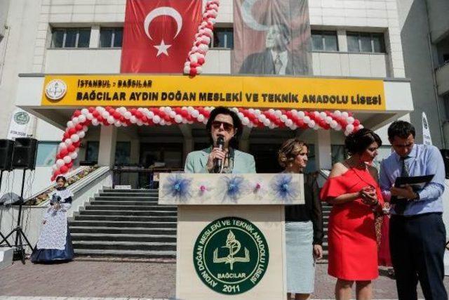 Bağcılar Aydın Doğan Mesleki Ve Teknik Anadolu Lisesi'nde Mezuniyet Sevinci