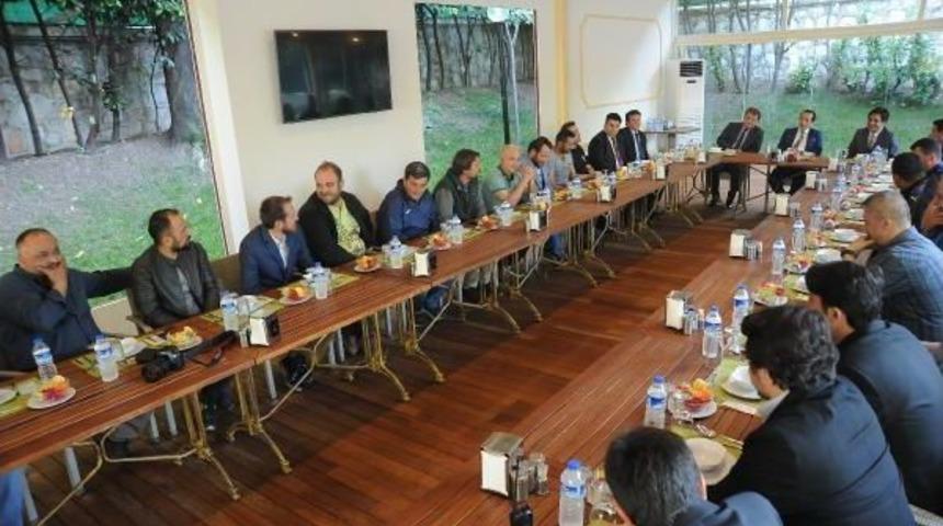 Emniyet M&uuml;d&uuml;r&uuml;nden Bursaspor Taraftarına Teşekk&uuml;r Yemeği