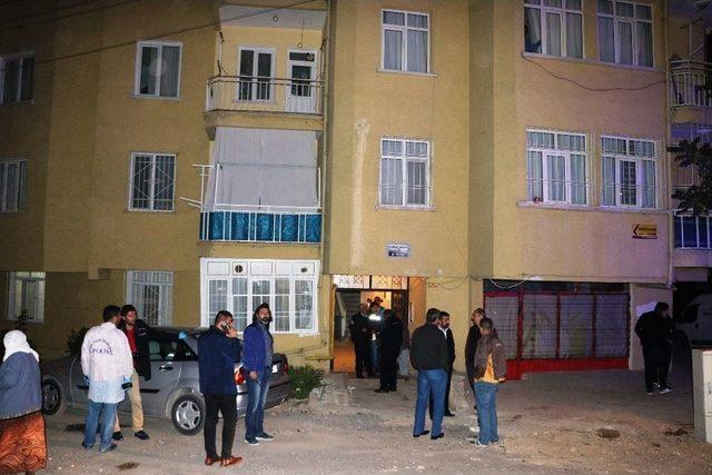 3. Kattan Apartman Boşluğuna Düşen Yaşlı Adam Hayatını Kaybetti