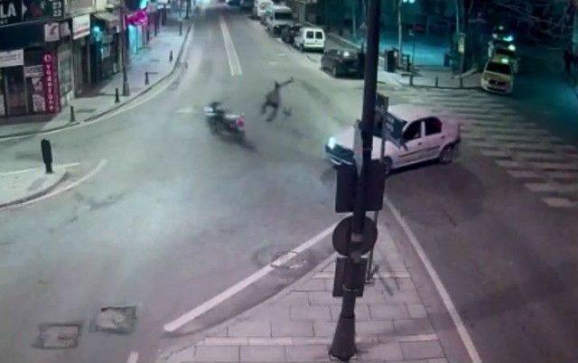 (özel Haber) Kocaeli’deki Trafik Kazaları Mobese Kameralarına Yansıdı