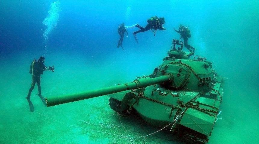 45 Tonluk Tank, Deniz Dibine İndirildi