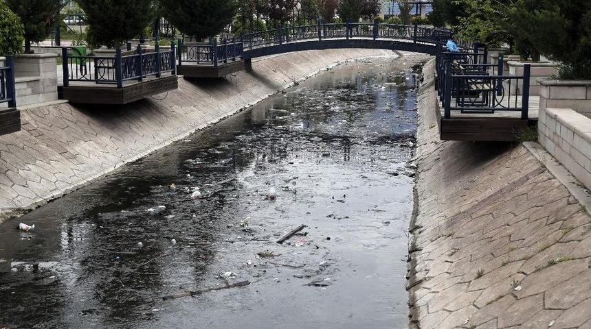 G&ouml;lbaşı&rsquo;nda Su Kanalları Temizleniyor