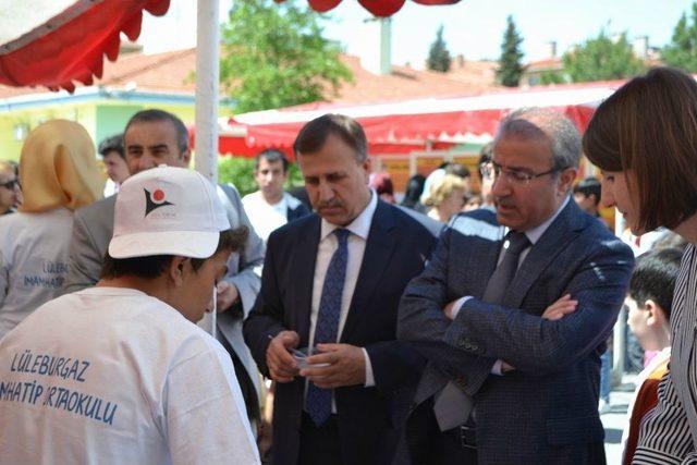 İmam Hatip Ortaokulu Öğrencilerinin Projeleri Göz Kamaştırdı