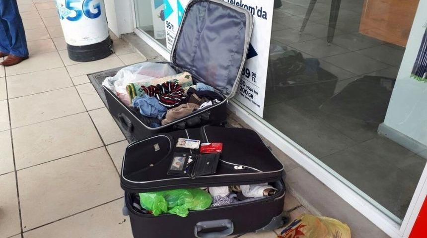 Ş&uuml;pheli Valizler Polisi Harekete Ge&ccedil;irdi