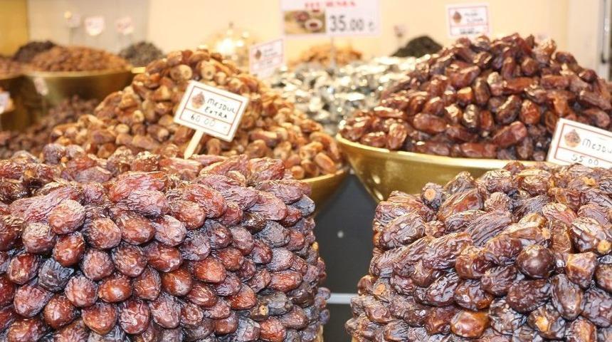 Ramazan Sofralarının Vazge&ccedil;ilmezleri Tezgahları S&uuml;sl&uuml;yor