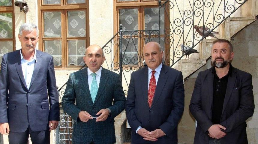 (&ouml;zel Haber) Kilis&rsquo;te G&uuml;neş Enerjisi İle Cami Şadırvanlarında Sıcak Su Akacak