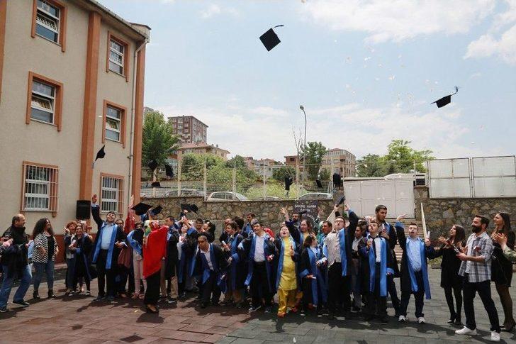 Ümraniye’de Otizmli Çocuklar İçin Mezuniyet Töreni Düzenlendi G3